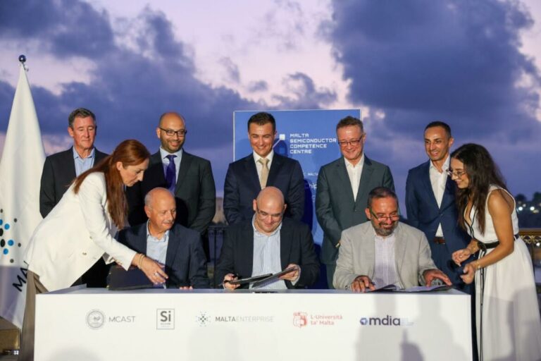 Semi conductors 1170x780